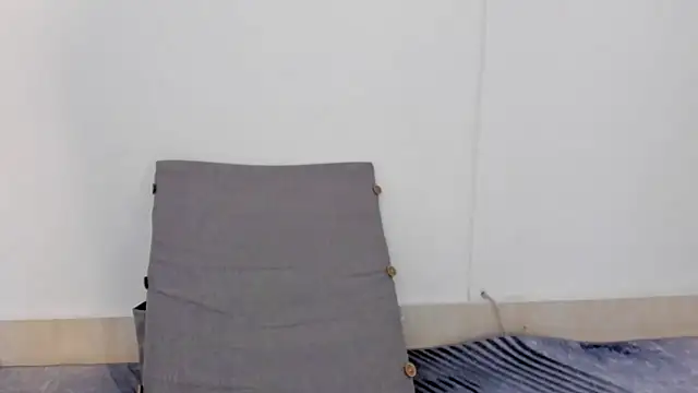 Snapshot of All_yours555 chatting on January 2025 05:27:01 AM All yours555 online show from January 2025 05:27:01 AM