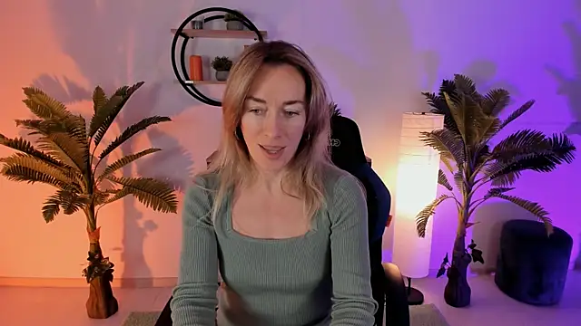 RebeccaMartinez online show from January 2025 07:18:01 AM