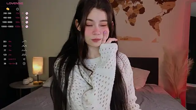 Snapshot of AuroraMari chatting on December 2024 11:20:01 PM AuroraMari online show from December 2024 11:20:01 PM