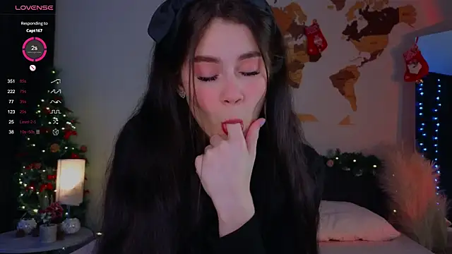 Snapshot of AuroraMari chatting on January 2025 12:45:01 AM AuroraMari online show from January 2025 12:45:01 AM