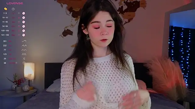 Snapshot of AuroraMari chatting on January 2025 11:21:02 PM AuroraMari online show from January 2025 11:21:02 PM