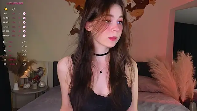 Snapshot of AuroraMari chatting on January 2025 11:22:01 PM AuroraMari online show from January 2025 11:22:01 PM