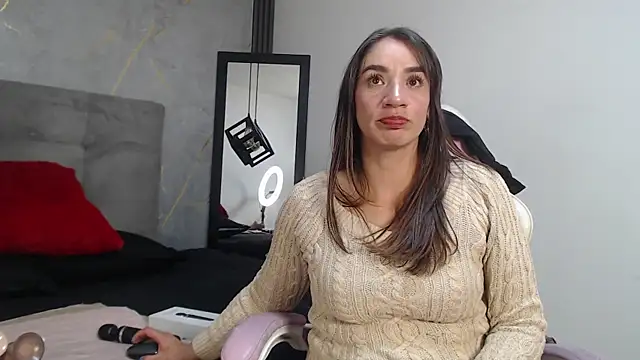 JessiDovee online show from July 2026 08:51:01 PM