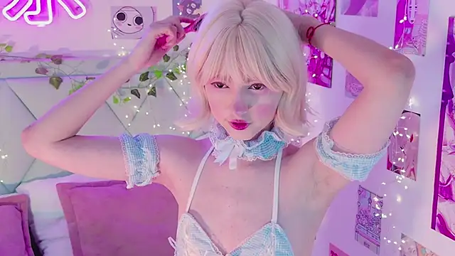 Snapshot of EffyEfans chatting on February 2025 04:27:01 AM EffyEfans online show from February 2025 04:27:01 AM