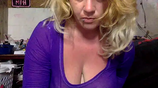 TrashleyRosebud online show from June 2026 08:14:02 PM