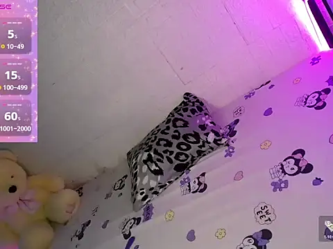 Snapshot of katie_white chatting on October 2025 08:26:02 AM katie white online show from October 2025 08:26:02 AM