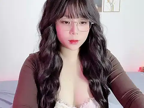 Snapshot of __Lyly__ chatting on October 2025 02:48:02 AM Lyly online show from October 2025 02:48:02 AM