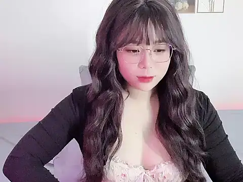 Snapshot of __Lyly__ chatting on December 2025 02:16:02 AM Lyly online show from December 2025 02:16:02 AM