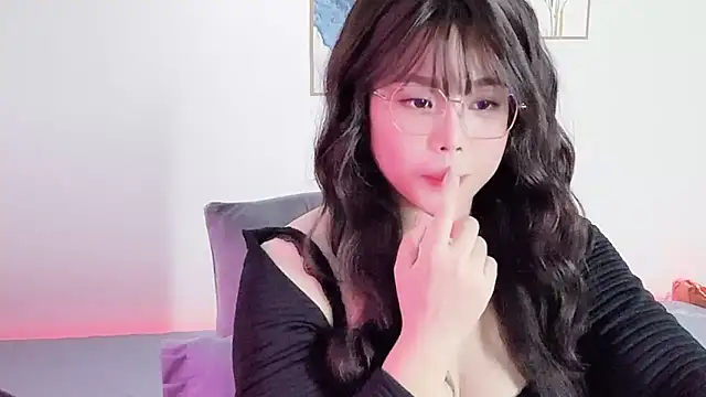 Snapshot of __Lyly__ chatting on December 2025 02:10:02 AM Lyly online show from December 2025 02:10:02 AM