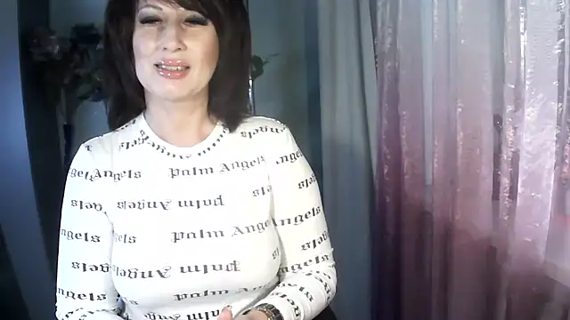 Faraira17 online show from April 2026 01:52:02 AM