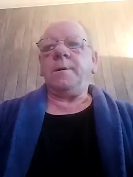 Snapshot of Kuschelb chatting on April 2026 05:57:02 AM Kuschelb online show from April 2026 05:57:02 AM