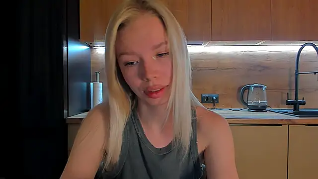 Snapshot of Olivia_Bells chatting on May 2026 09:20:02 PM Olivia Bells online show from May 2026 09:20:02 PM