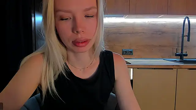 Snapshot of Olivia_Bells chatting on May 2026 08:58:02 PM Olivia Bells online show from May 2026 08:58:02 PM