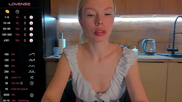 Snapshot of Olivia_Bells chatting on May 2026 09:11:02 PM Olivia Bells online show from May 2026 09:11:02 PM