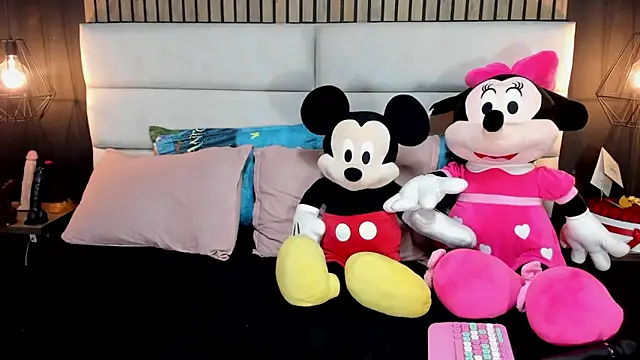 NiicolleMiller online show from February 2025 09:37:01 PM