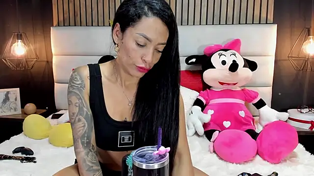 NiicolleMiller online show from March 2025 03:35:01 PM