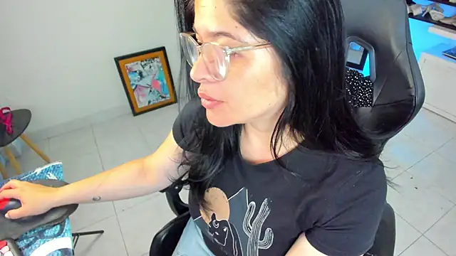 BellaFlaming online show from April 2026 10:54:01 AM