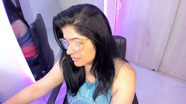BellaFlaming online show from May 2026 10:45:01 AM