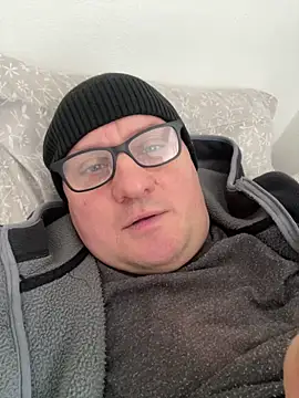 Snapshot of vanjbi45 chatting on February 2025 01:15:02 PM vanjbi45 online show from February 2025 01:15:02 PM