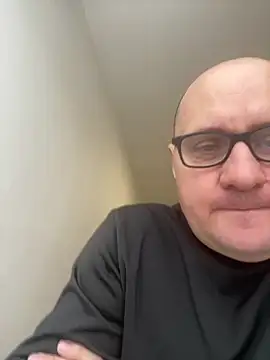 Snapshot of vanjbi45 chatting on February 2025 02:33:02 PM vanjbi45 online show from February 2025 02:33:02 PM