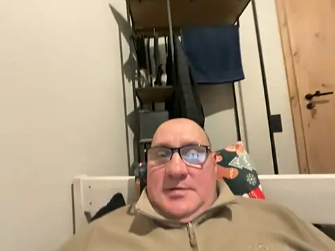 Snapshot of vanjbi45 chatting on January 2026 05:48:02 PM vanjbi45 online show from January 2026 05:48:02 PM