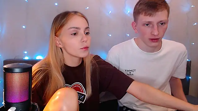 juliaanddima online show from September 2025 09:38:01 PM