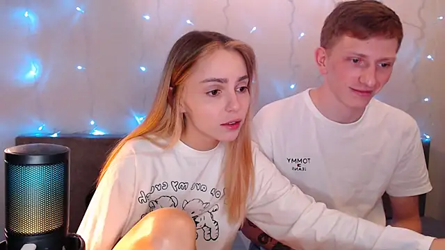 juliaanddima online show from September 2025 09:20:02 PM