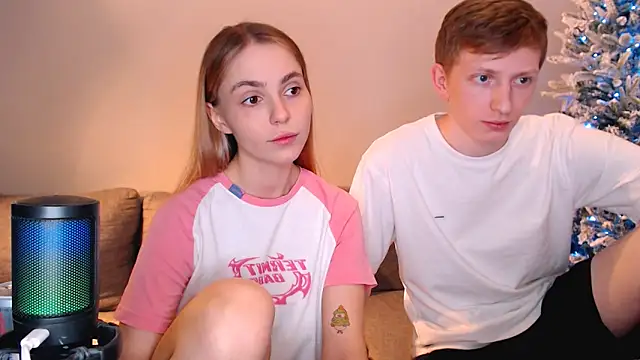 juliaanddima online show from December 2025 09:22:01 PM