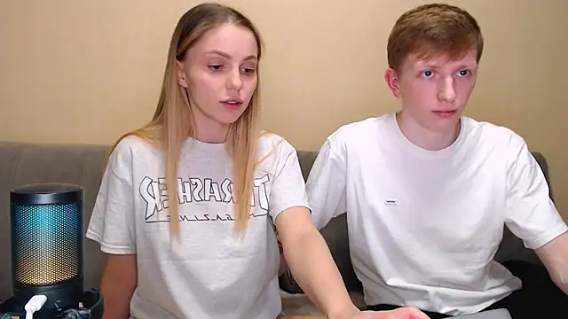 juliaanddima online show from February 2026 11:14:01 PM