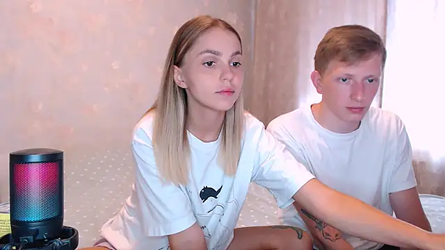juliaanddima online show from July 2026 07:39:02 AM