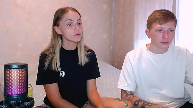juliaanddima online show from July 2026 08:01:02 AM