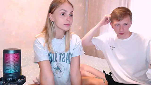 juliaanddima online show from July 2026 11:17:02 AM