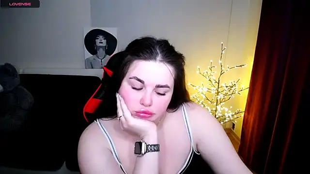 Emily Mo online show from January 2025 09:36:02 AM