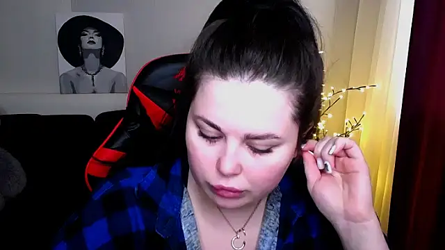 Emily Mo online show from February 2025 10:12:01 AM