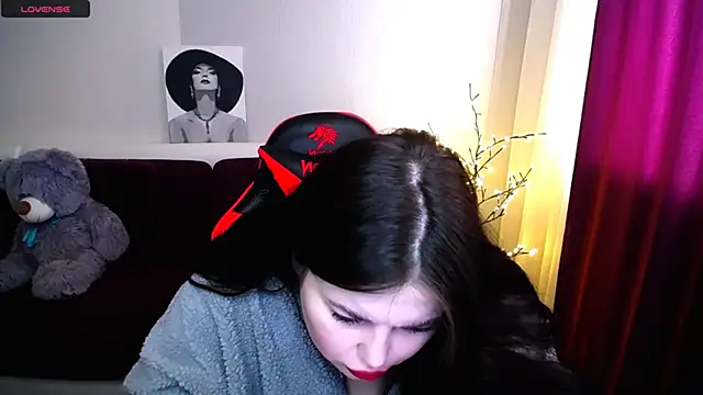 Emily Mo online show from February 2025 08:04:01 AM