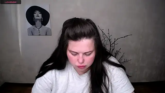 Emily Mo online show from September 2025 05:40:01 AM