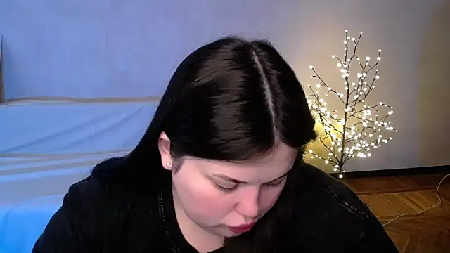 Snapshot of Emily_Mo chatting on June 2026 06:52:02 AM Emily Mo online show from June 2026 06:52:02 AM