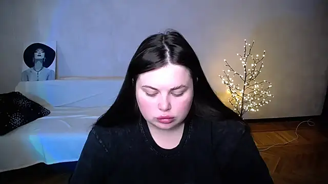 Snapshot of Emily_Mo chatting on June 2026 05:56:01 AM Emily Mo online show from June 2026 05:56:01 AM