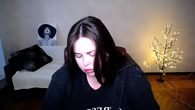 Snapshot of Emily_Mo chatting on June 2026 05:49:02 AM Emily Mo online show from June 2026 05:49:02 AM