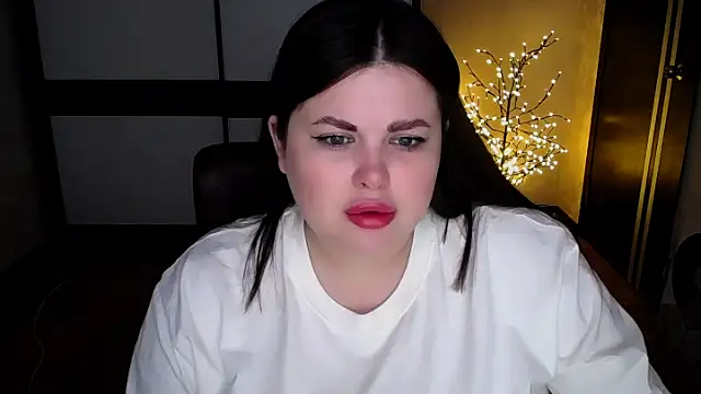Snapshot of Emily_Mo chatting on July 2026 06:07:01 AM Emily Mo online show from July 2026 06:07:01 AM