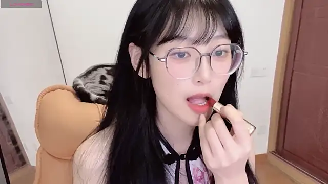 Snapshot of 4uoki chatting on October 2025 05:00:01 PM 4uoki online show from October 2025 05:00:01 PM