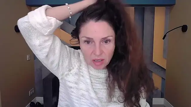 EllaLong online show from October 2025 11:41:02 AM