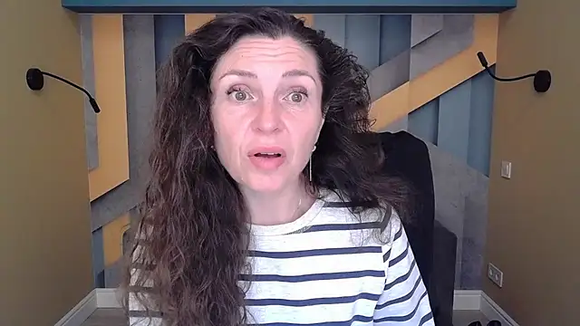 EllaLong online show from October 2025 11:32:02 AM