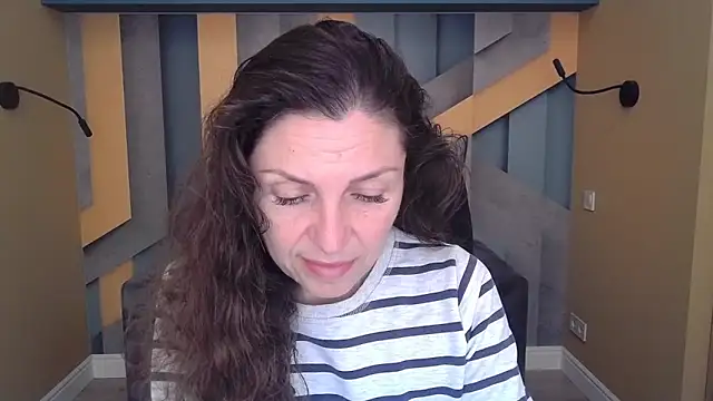 EllaLong online show from November 2025 12:27:02 PM