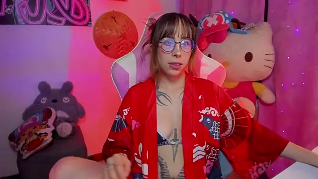 Snapshot of Waifu_Aika chatting on November 2025 09:47:01 PM Waifu Aika online show from November 2025 09:47:01 PM