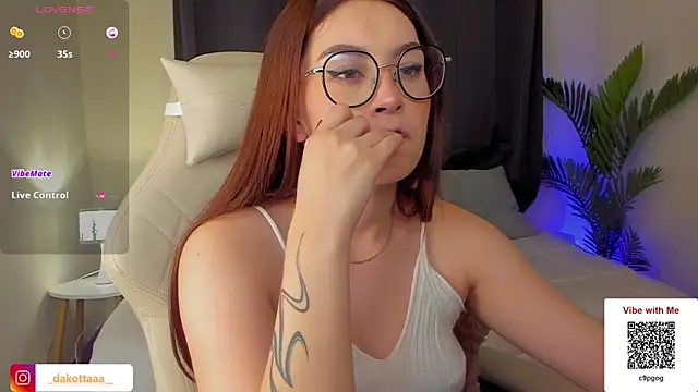 Snapshot of dakottaa_ chatting on January 2025 10:26:01 PM dakottaa online show from January 2025 10:26:01 PM