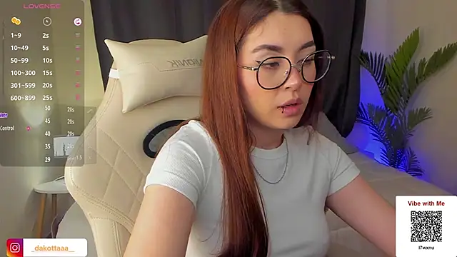 Snapshot of dakottaa_ chatting on February 2025 11:02:02 PM dakottaa online show from February 2025 11:02:02 PM