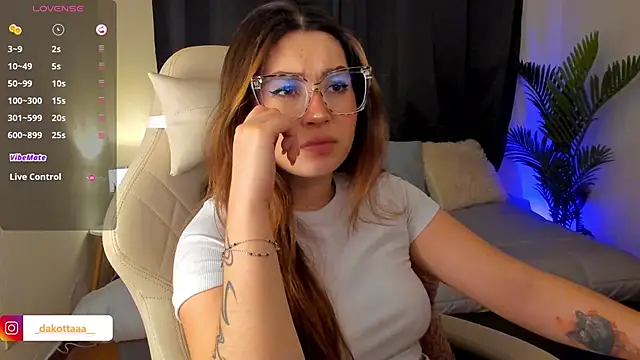 Snapshot of dakottaa_ chatting on November 2025 11:15:01 PM dakottaa online show from November 2025 11:15:01 PM