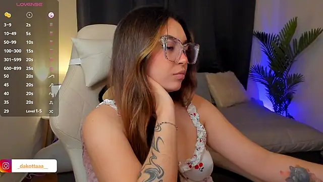 Snapshot of dakottaa_ chatting on November 2025 11:21:02 PM dakottaa online show from November 2025 11:21:02 PM