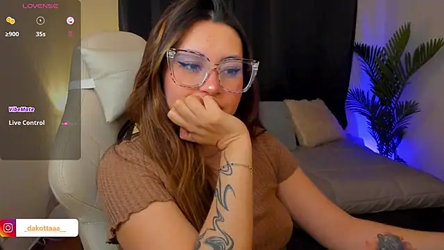 Snapshot of dakottaa_ chatting on November 2025 11:41:01 PM dakottaa online show from November 2025 11:41:01 PM